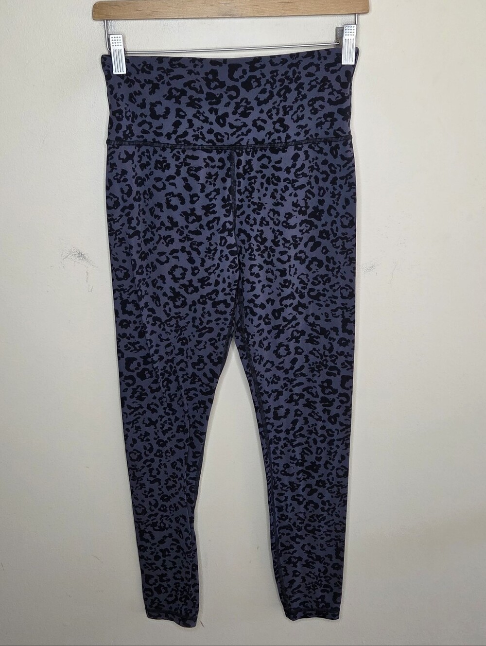 Athleta Black & Gray Leopard Print Cropped Ankle Length Leggings Size Small